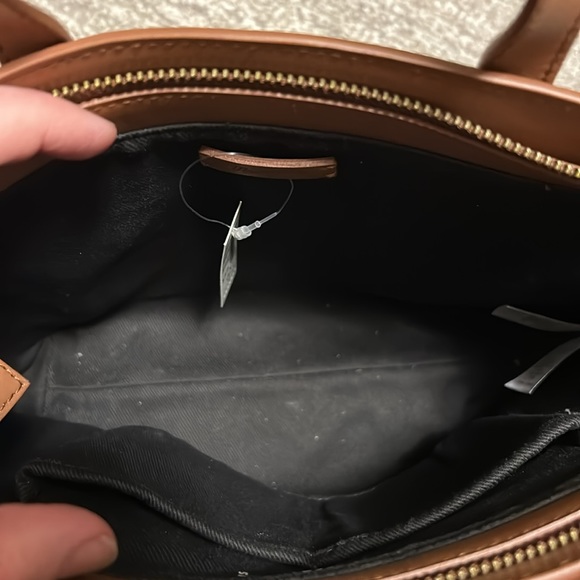 The Zip-Top Transport Crossbody: Vegan-Friendly Cactus Edition - Picture 3 of 3